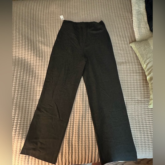 NWT Old Navy Extra High-Waisted Pleated Taylor Trouser Wide Leg Pant - Picture 3 of 4